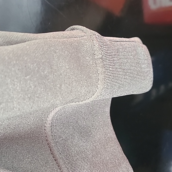 Jordan Boy's Core Performance Therma Pullover - Picture 9 of 9